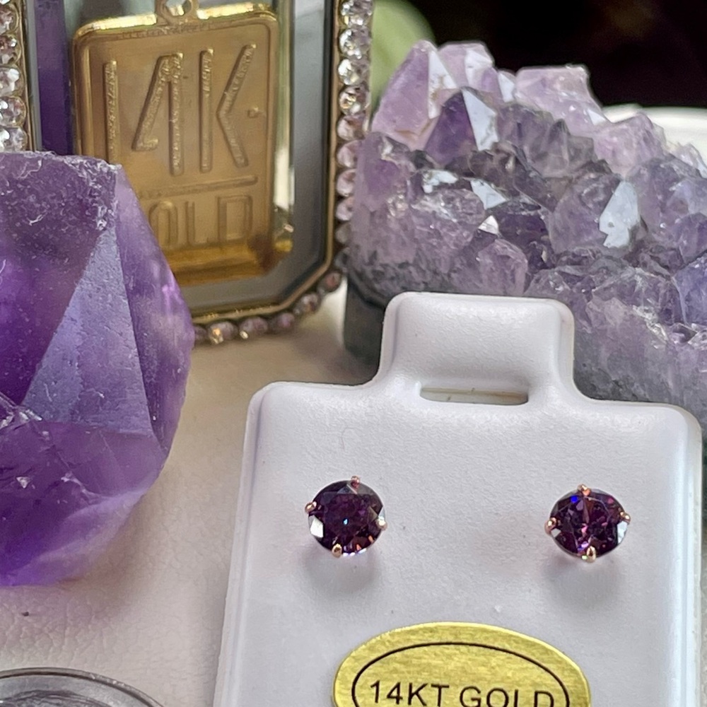 14KT Amethyst Yellow Gold Stud Earrings. .50ct total - Picture 4 of 13